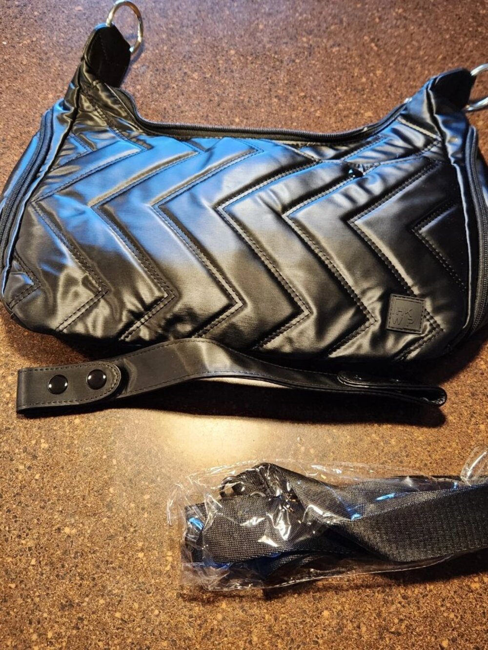 IHKWIP The Zig Zag Quilted Shoulder Bag Black New. T4